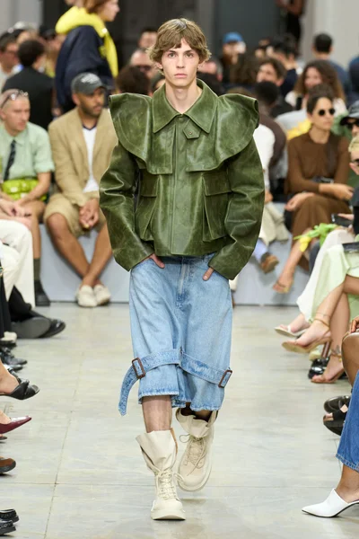 Look 14